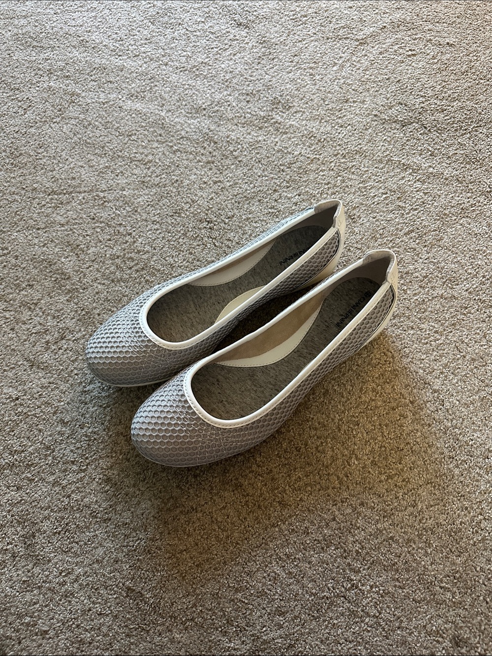 Giani Bernini Light Gray Honeycomb Ballet Flats size 10